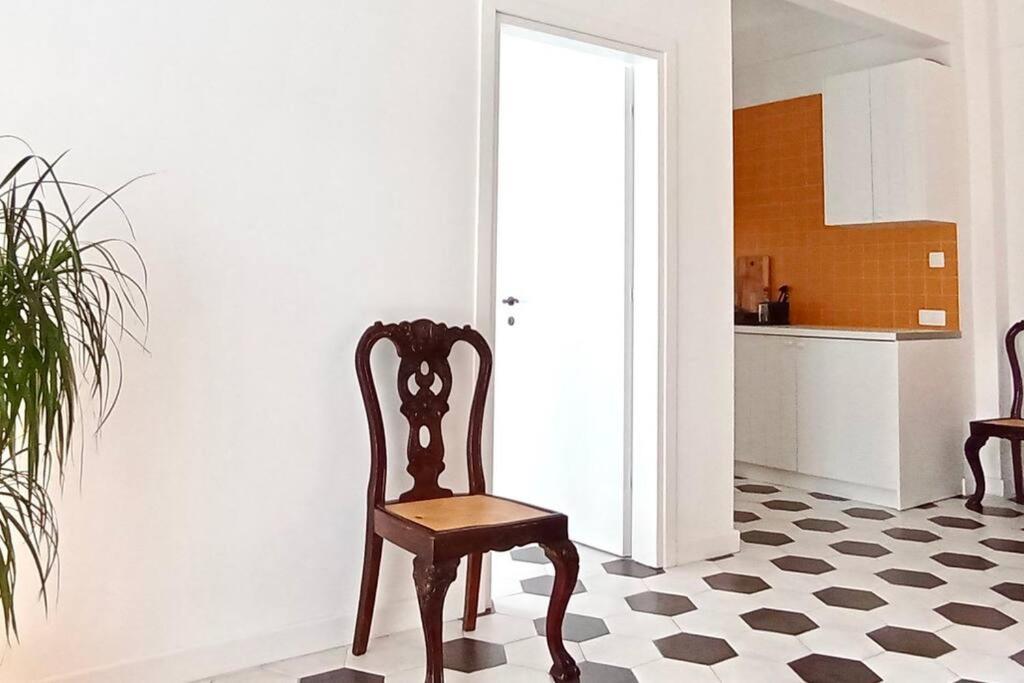 Stylish City Flat Near Promenade Tesalonika Bagian luar foto